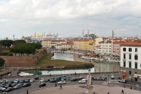 Mansarda Pieno Centro Leilighet Livorno Eksteriør bilde
